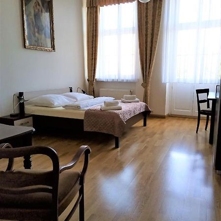 Bed and Breakfast Dom Notre Dame Вроцлав Екстер'єр фото